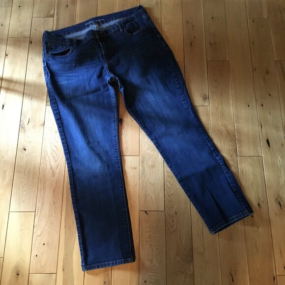 Old Navy Classic Original Dark Blue Mid Rise Short Denim Jeans - Picture 9 of 14